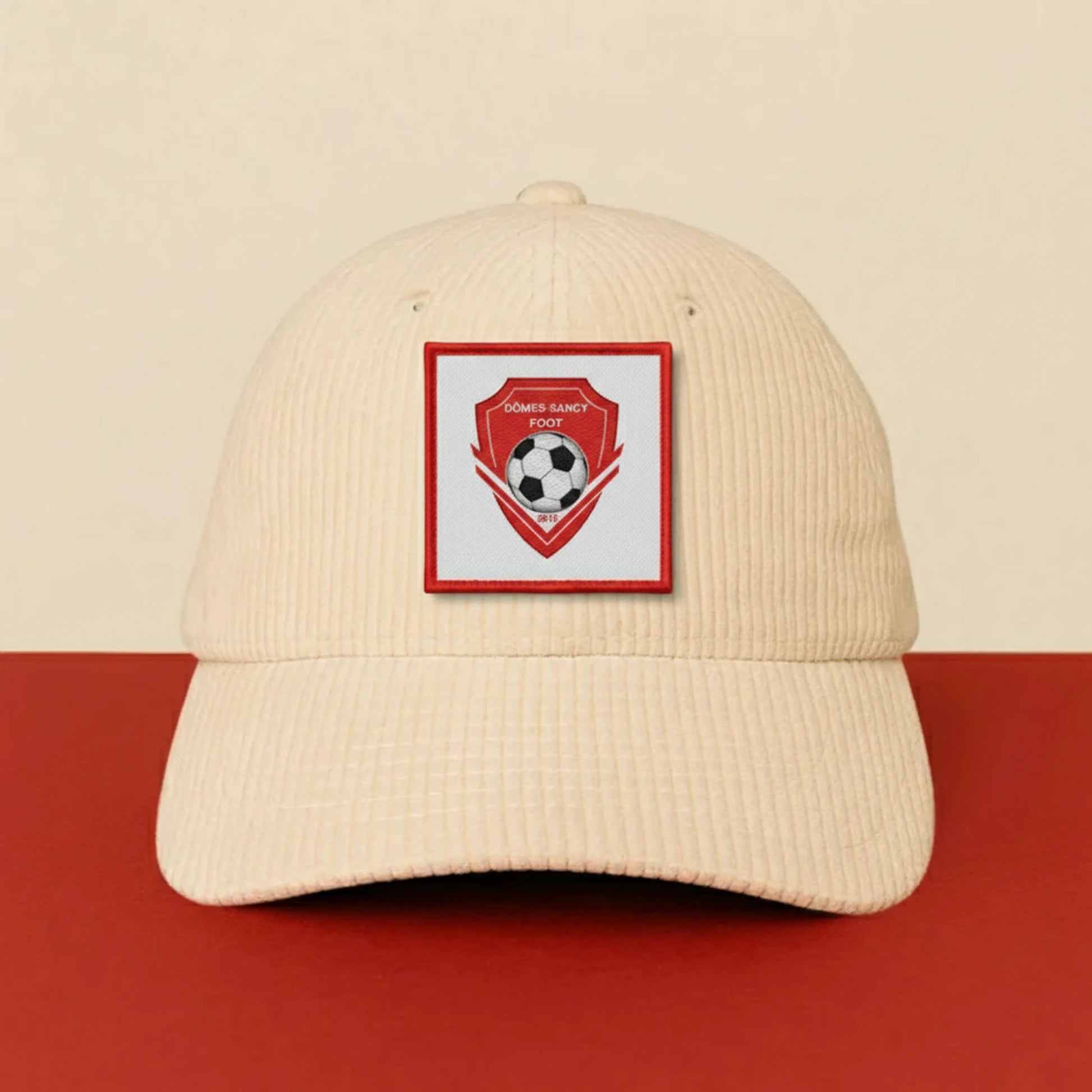 Détail broderie patch Domes Sancy Foot