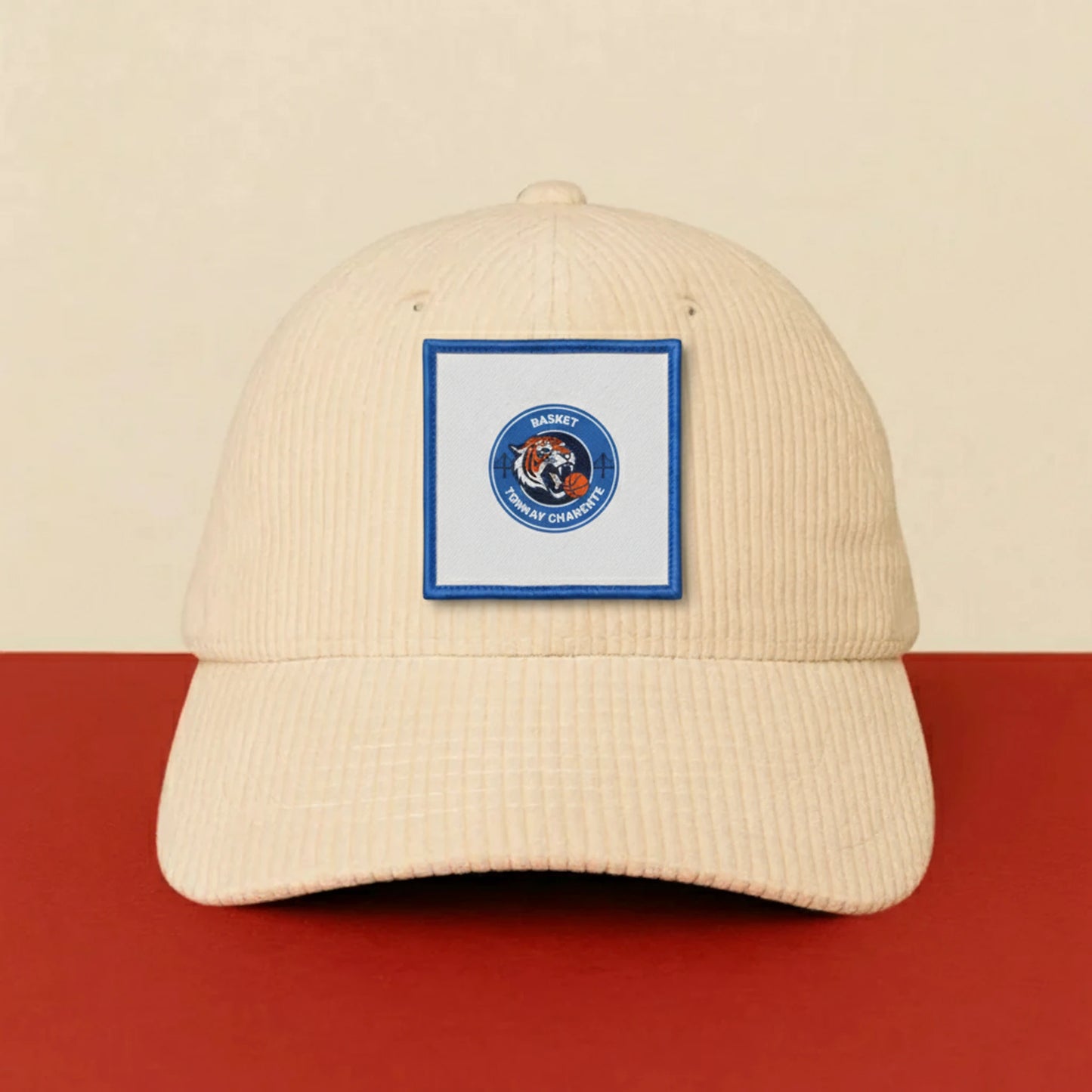Patch Tonnay Charente sur casquette à velcro PPATCH