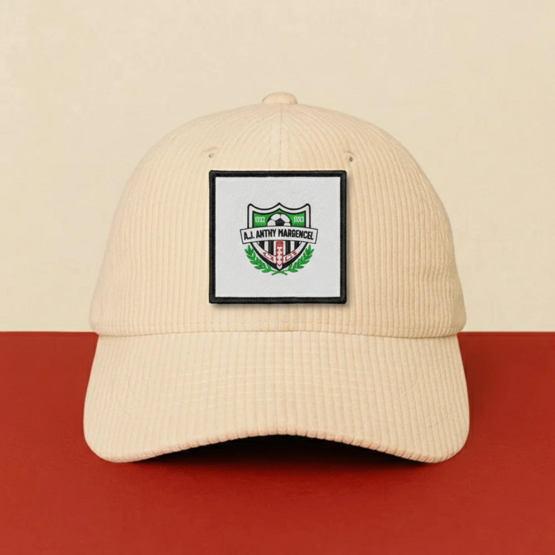Patch ASSOCIATION JEUNES ANTHY MARGENCEL sur casquette à velcro PPATCH
