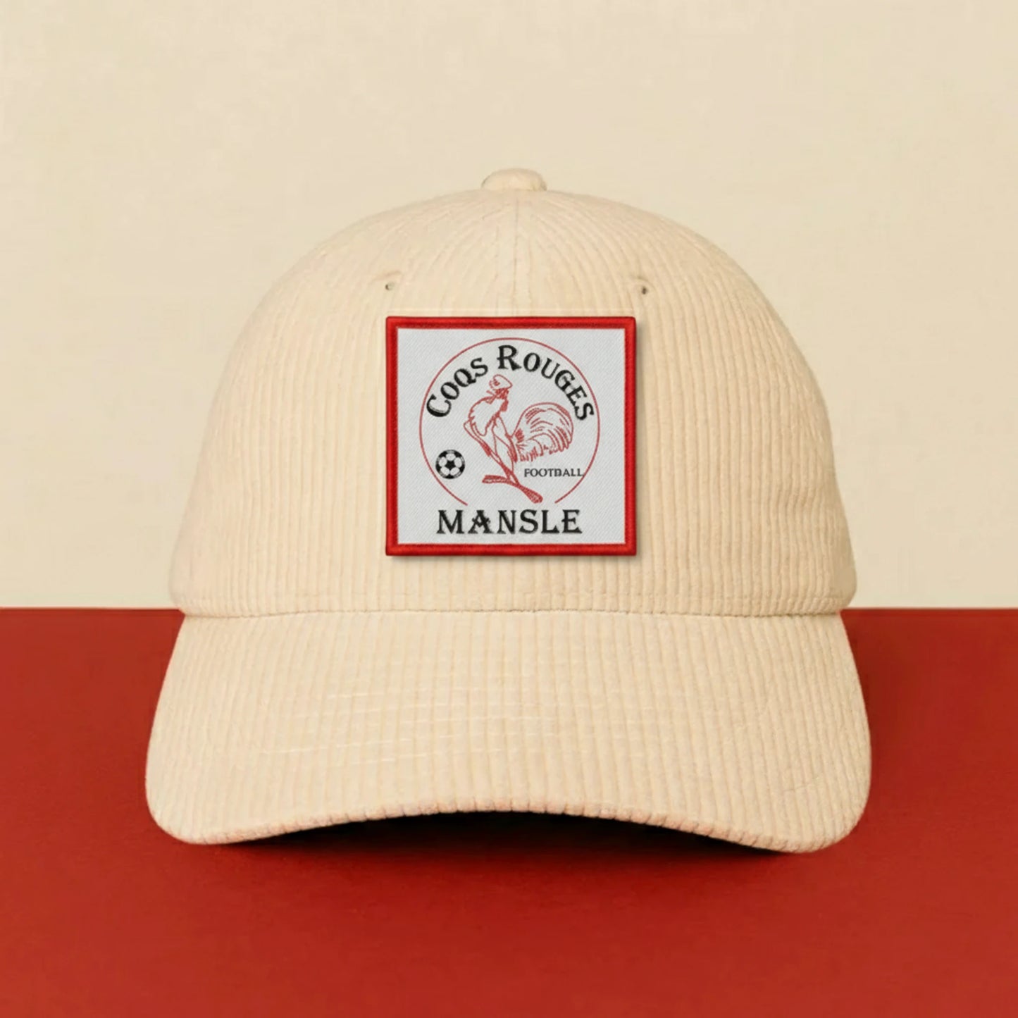 Patch Coqs Rouges Mansle sur casquette à velcro PPATCH