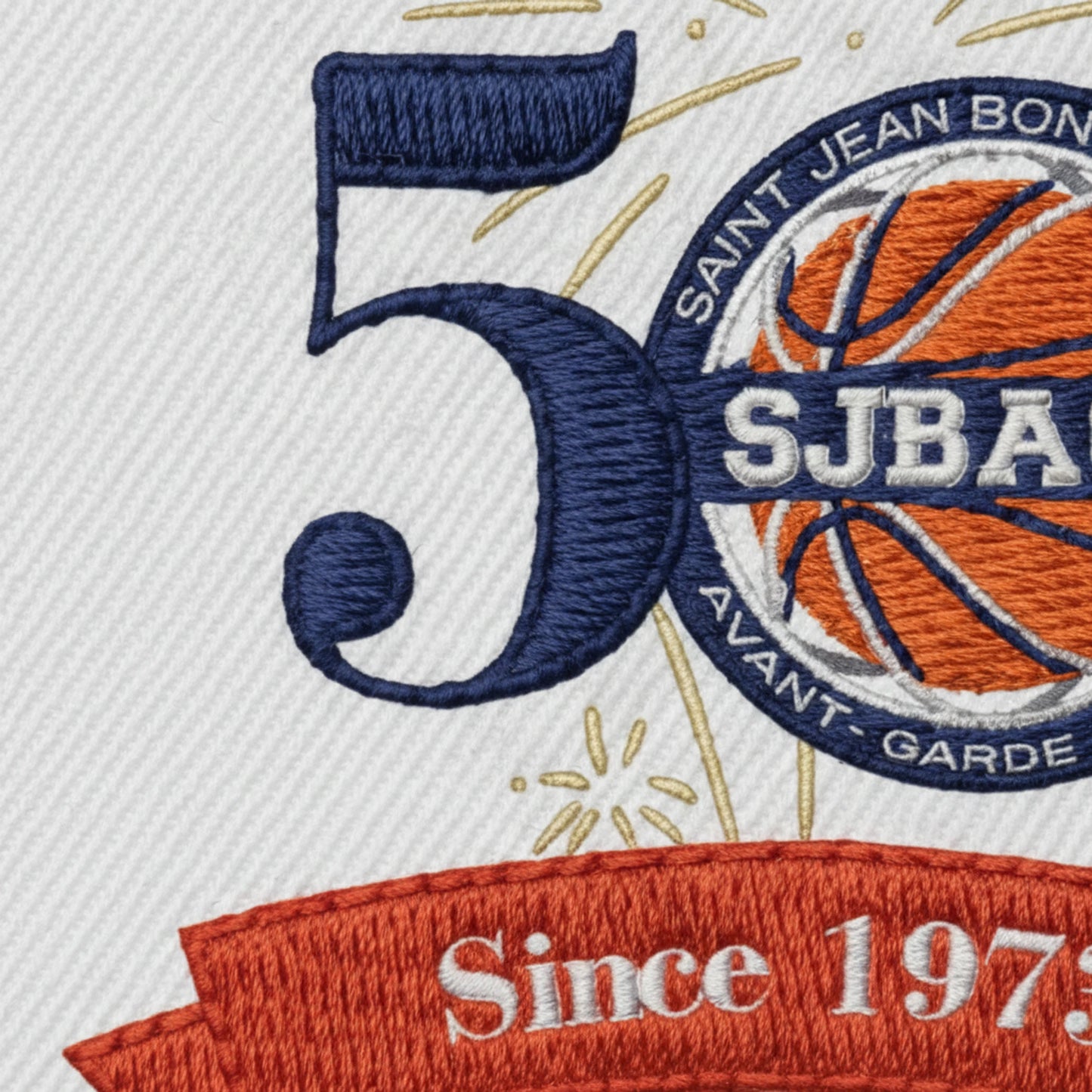 Détail broderie patch St Jean Bonnefonds Avant Garde Basket