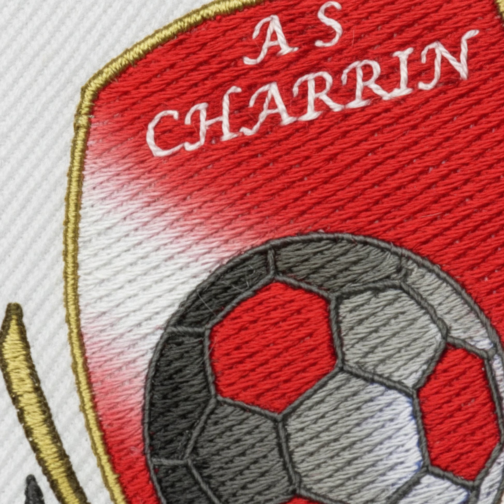 Détail broderie patch A.S. DE CHARRIN