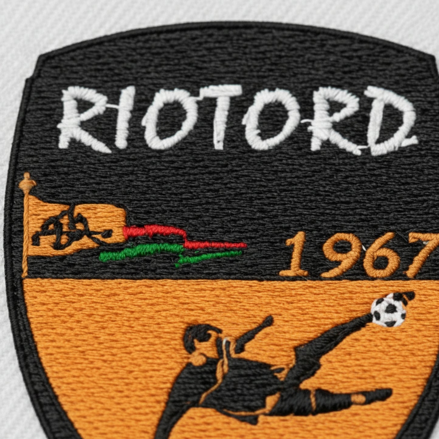 Détail broderie patch A. .S. RIOTORDOISE