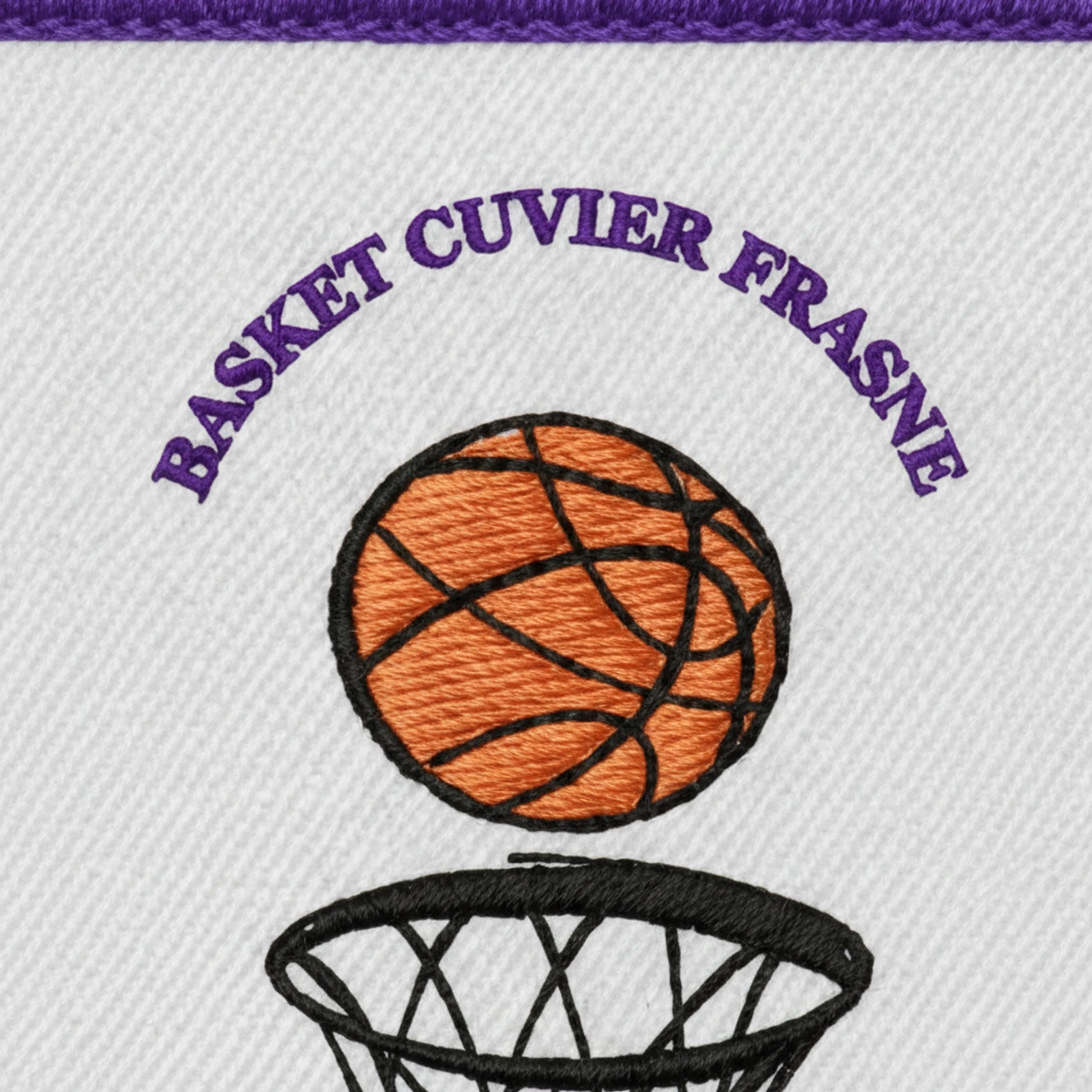 Détail broderie patch Basket Cuvier Frasne