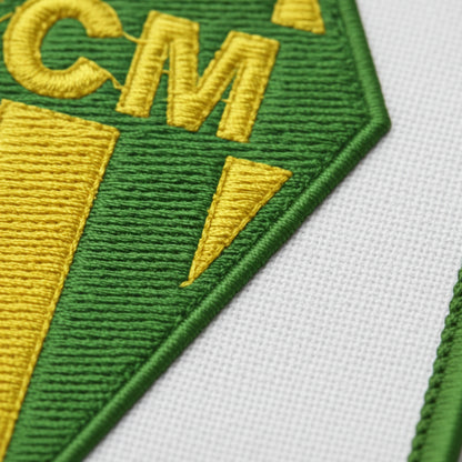 Détail broderie patch FC Montendre