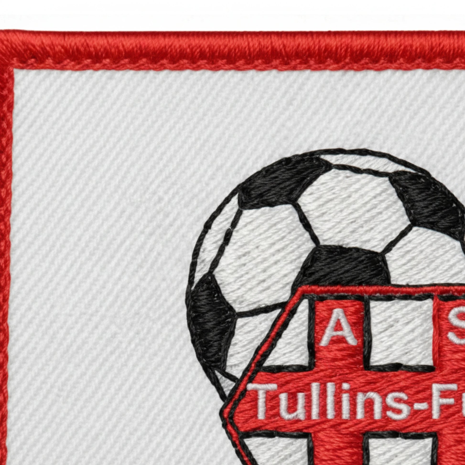 Détail broderie patch A.S. TULLINS FURES