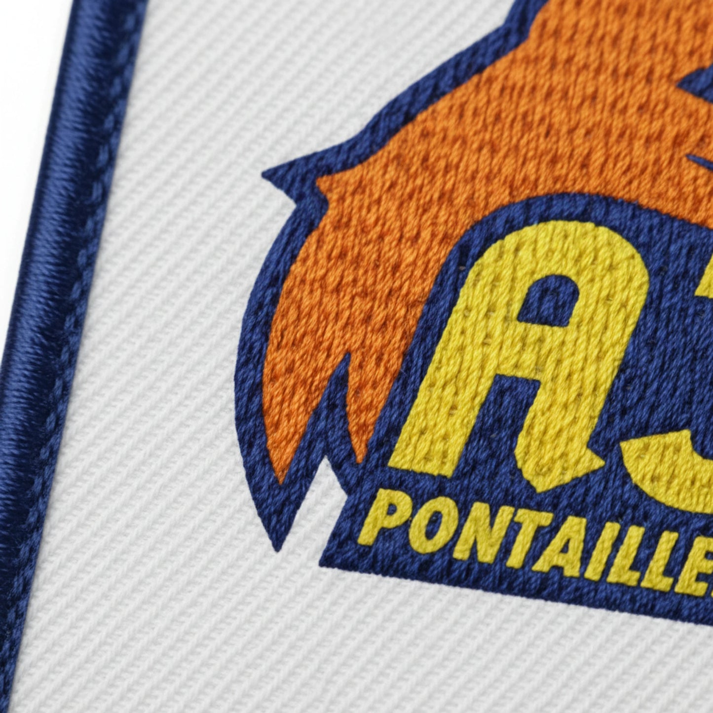 Détail broderie patch Ajcb Pontailler Mirebeau