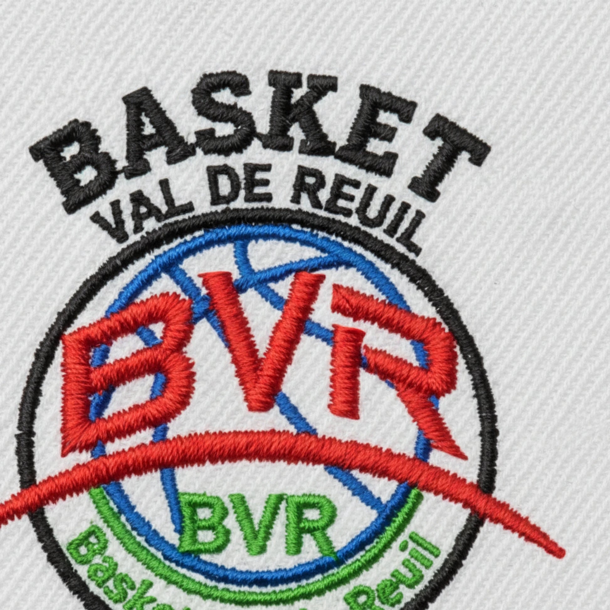 Détail broderie patch Saint Jean la Bussiere Basket