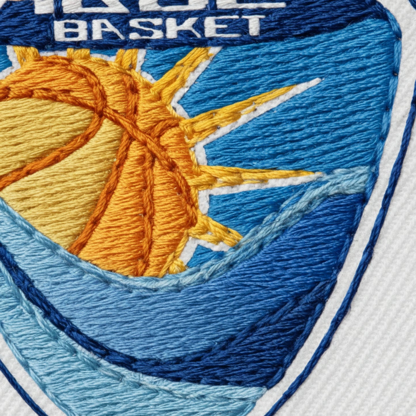 Détail broderie patch Agde Basket