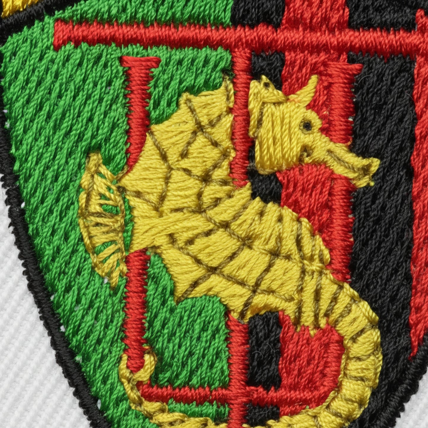 Détail broderie patch U.S. TENAYSIENNE