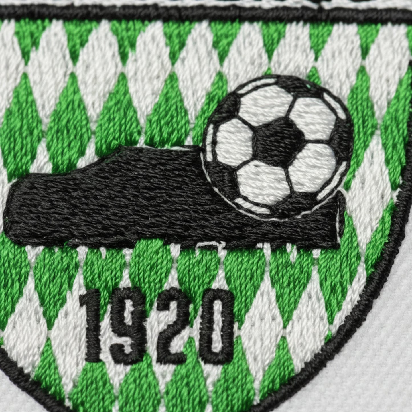 Détail broderie patch A.S. DE VALROS
