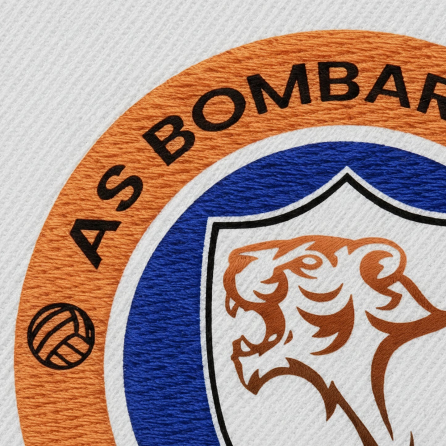 Détail broderie patch A. S. LA BOMBARDIERE