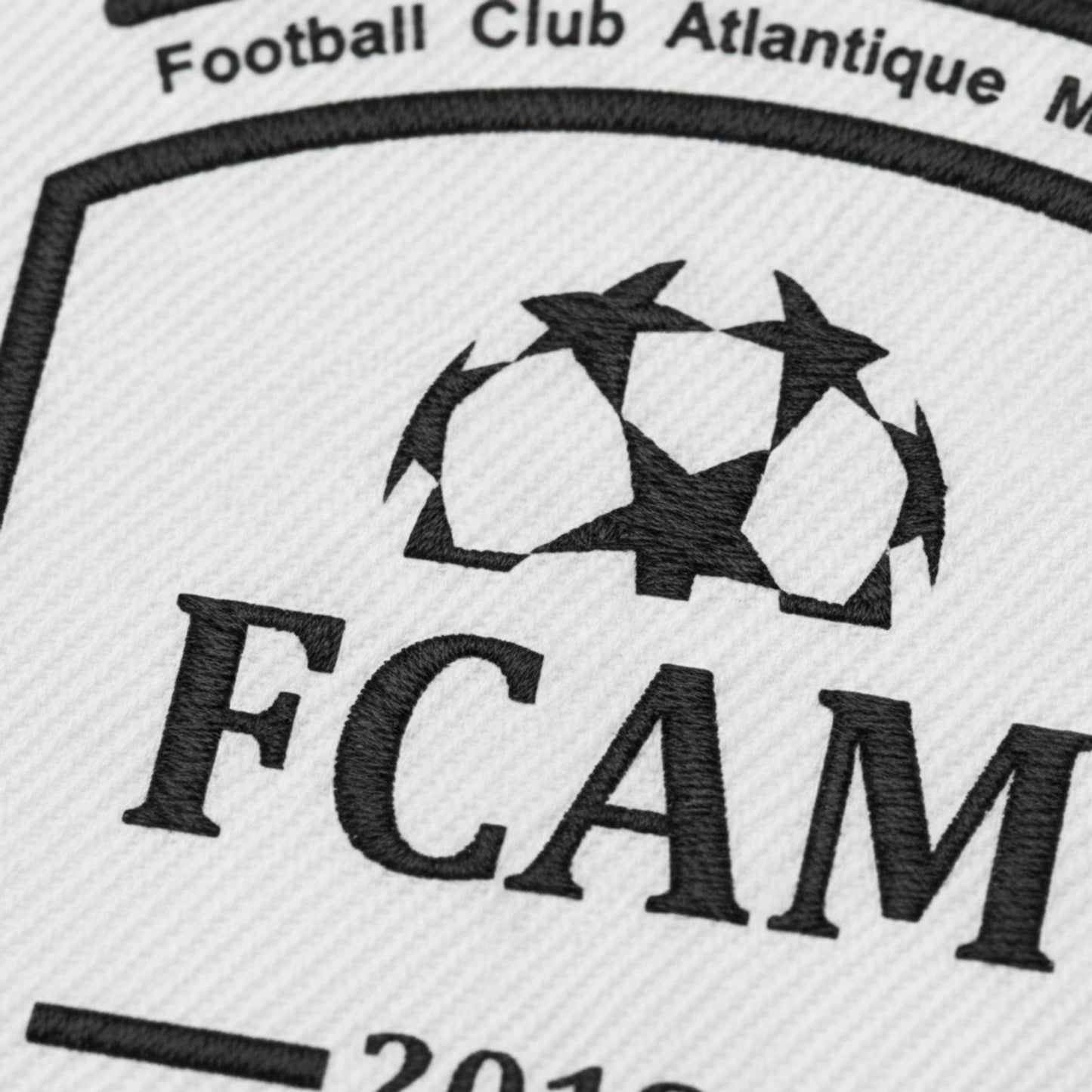 Détail broderie patch Football Club Atlantique