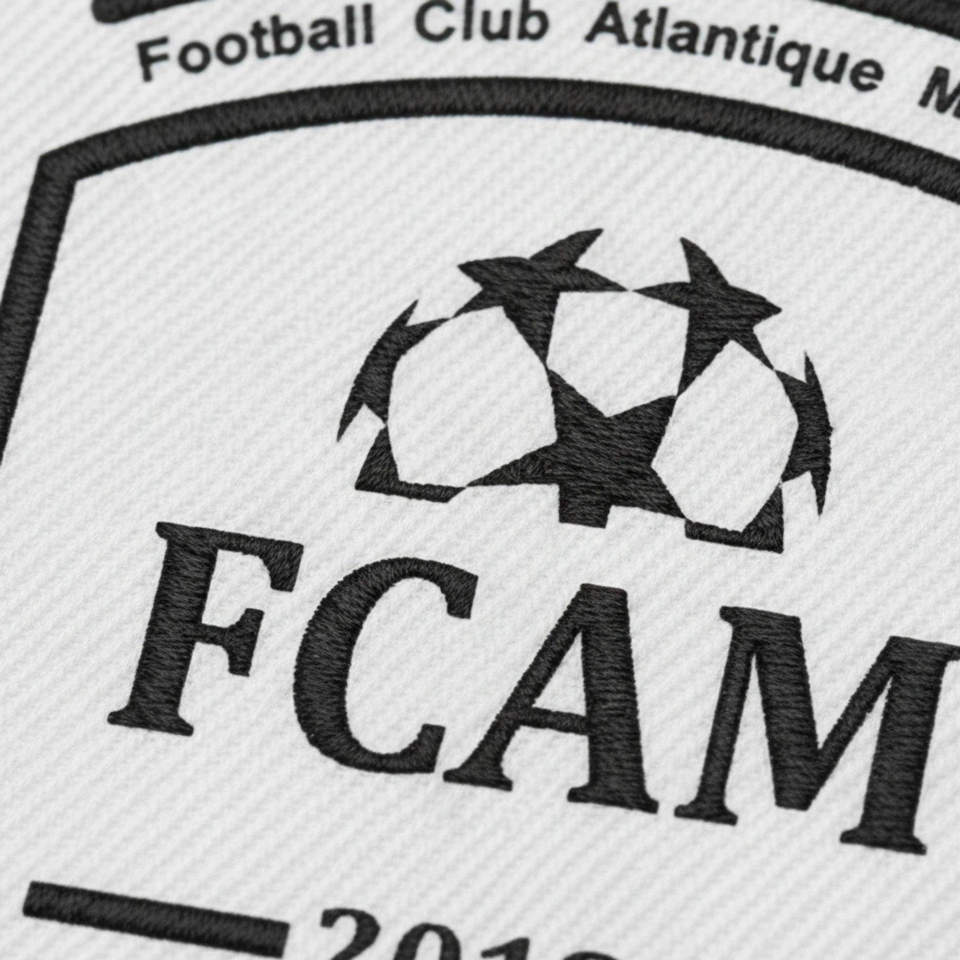Détail broderie patch Football Club Atlantique