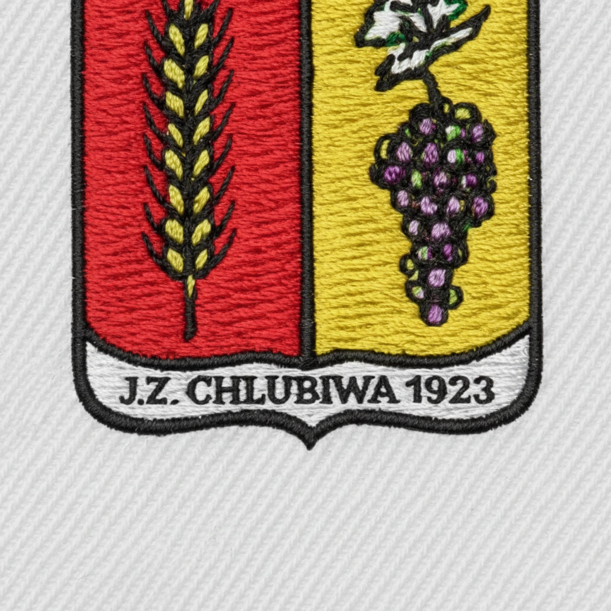 Détail broderie patch AM.C. CREUZIER LE VIEUX