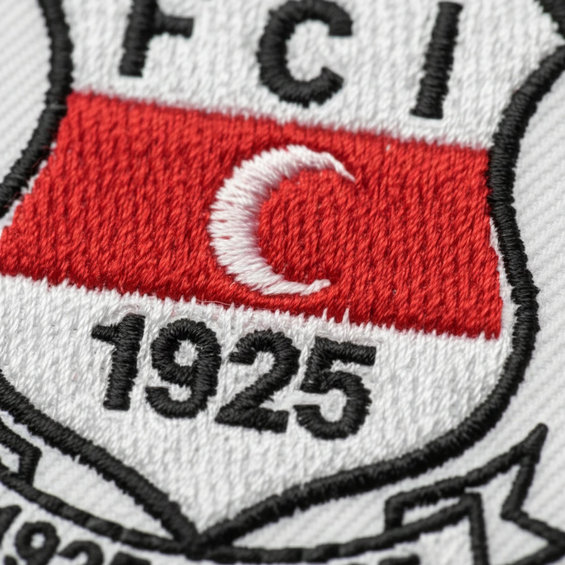 Détail broderie patch F.C. INGERSHEIM