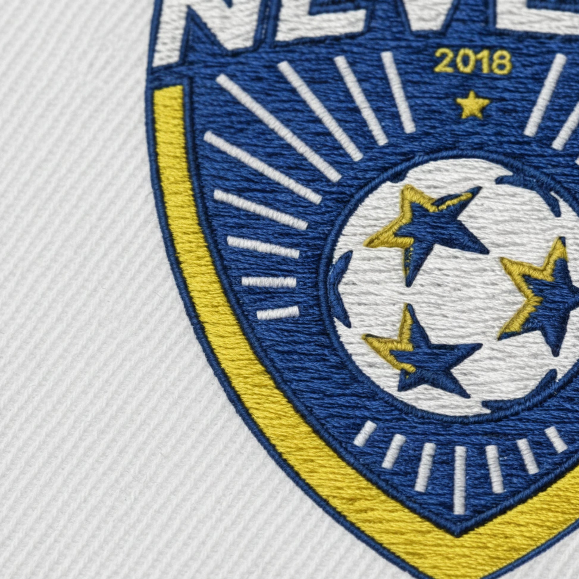 Détail broderie patch FC Nevers Banlay