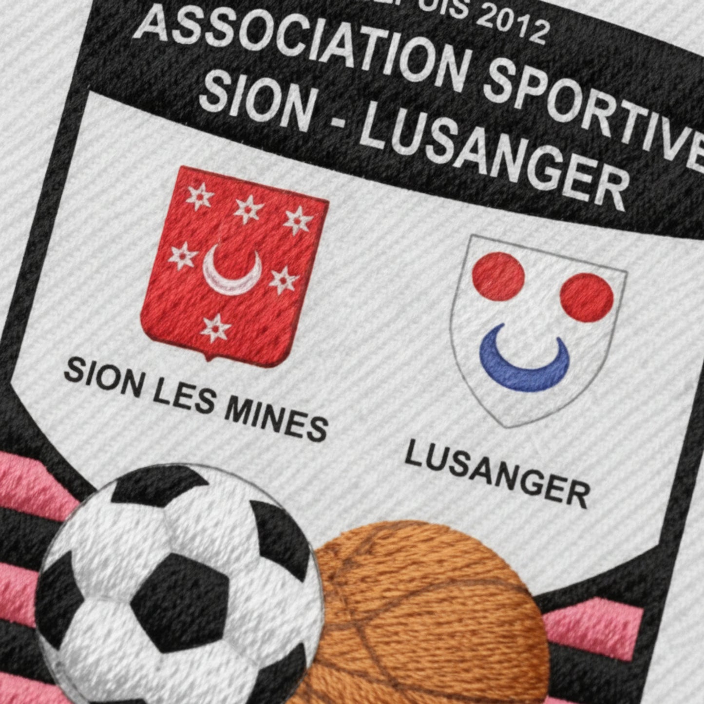 Détail broderie patch A. S. SION LUSANGER