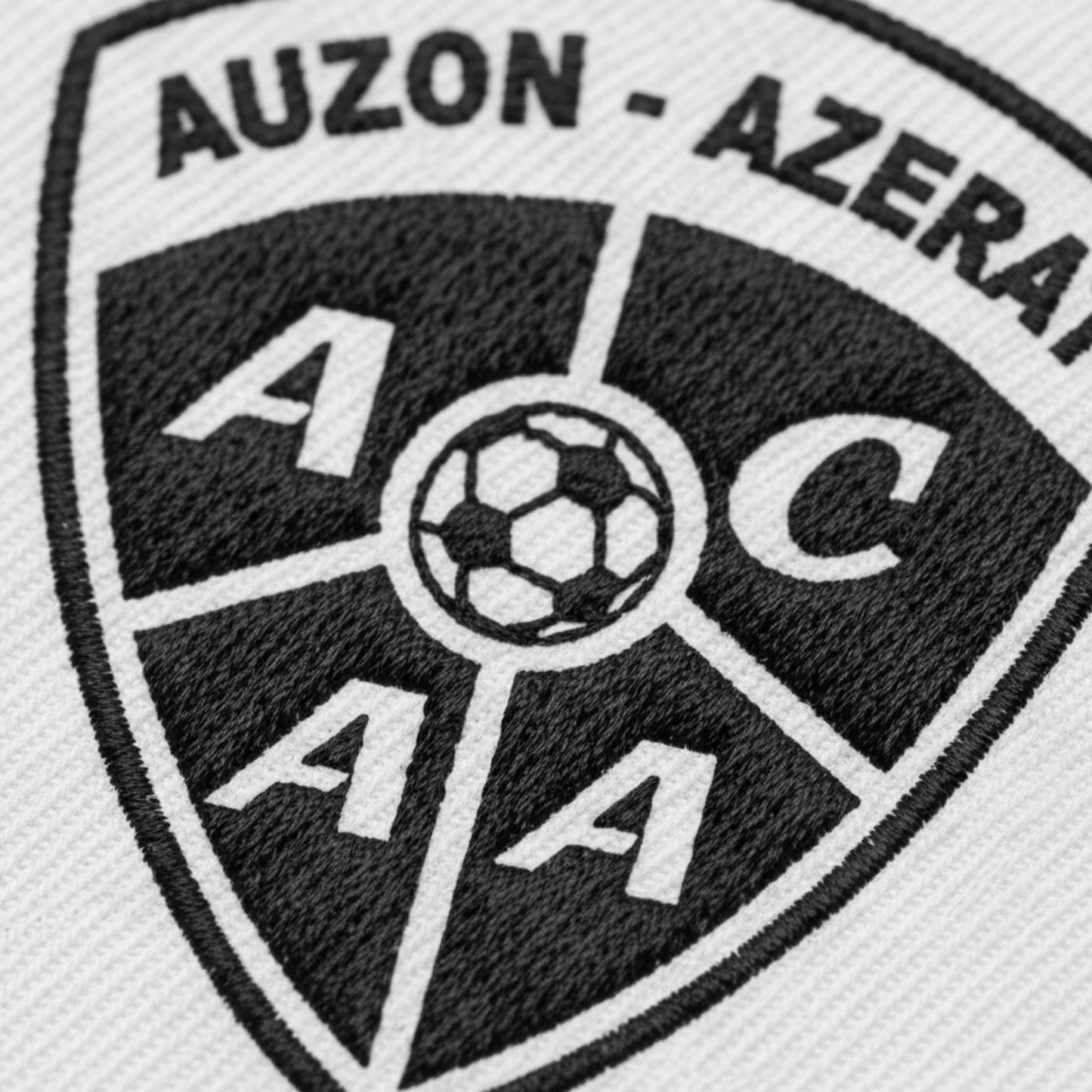 Détail broderie patch AC Auzon Azerat