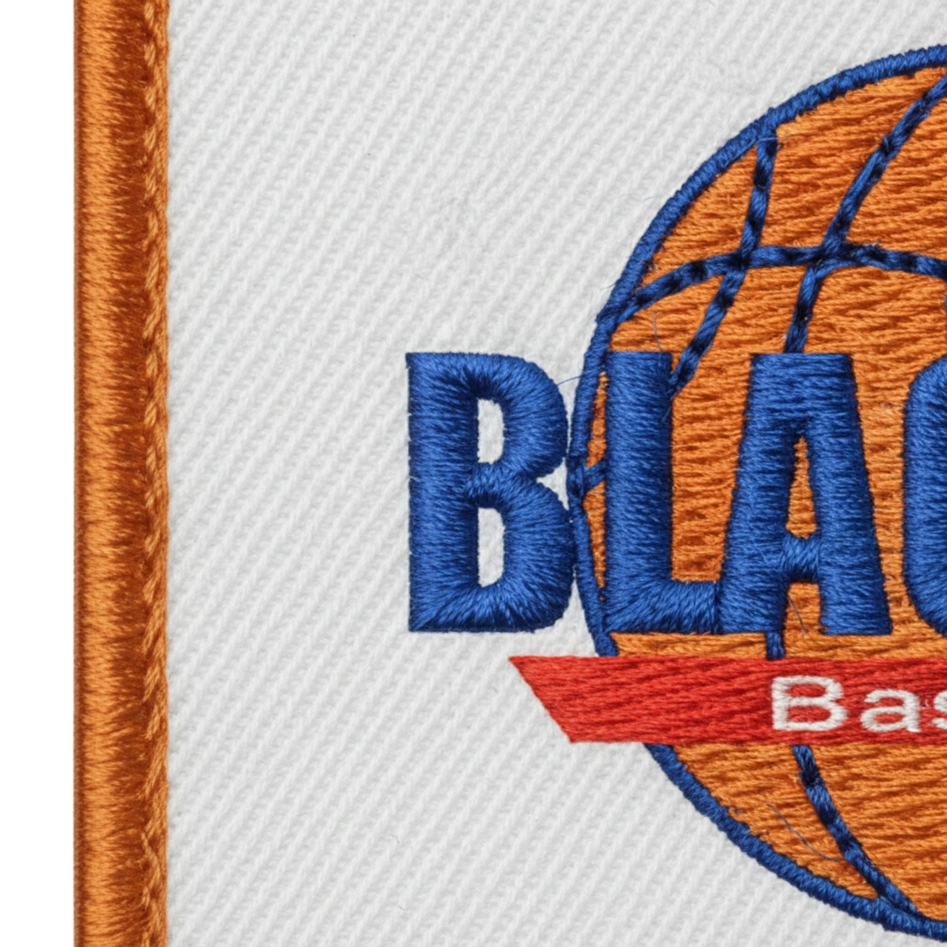 Détail broderie patch Blagnac Basket Club