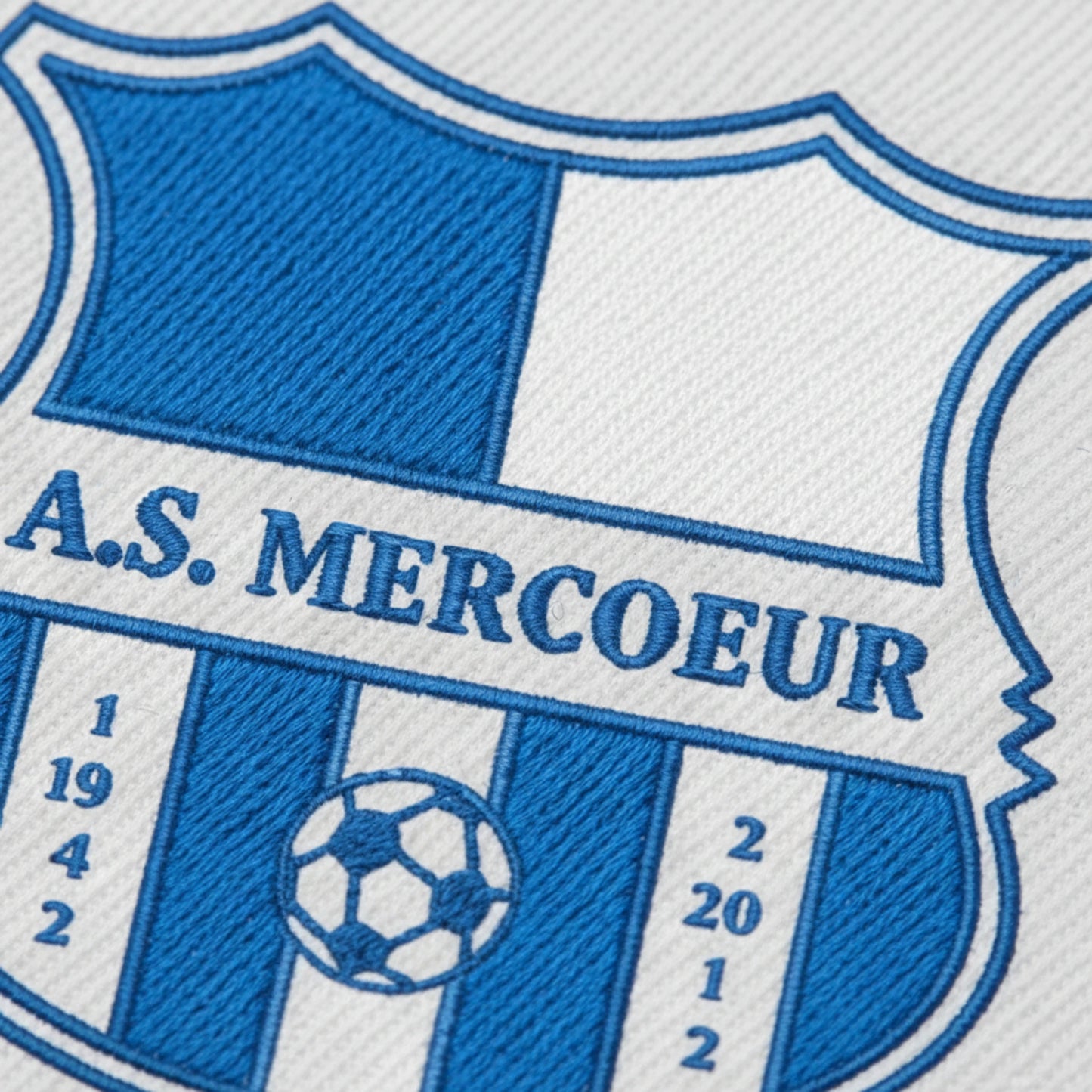 Détail broderie patch A.S. DE MERCOEUR