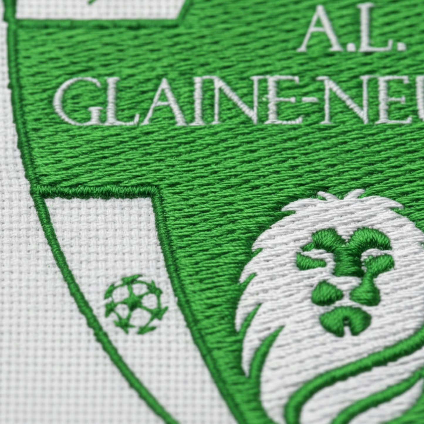 Détail broderie patch AL Glaine Montaigut