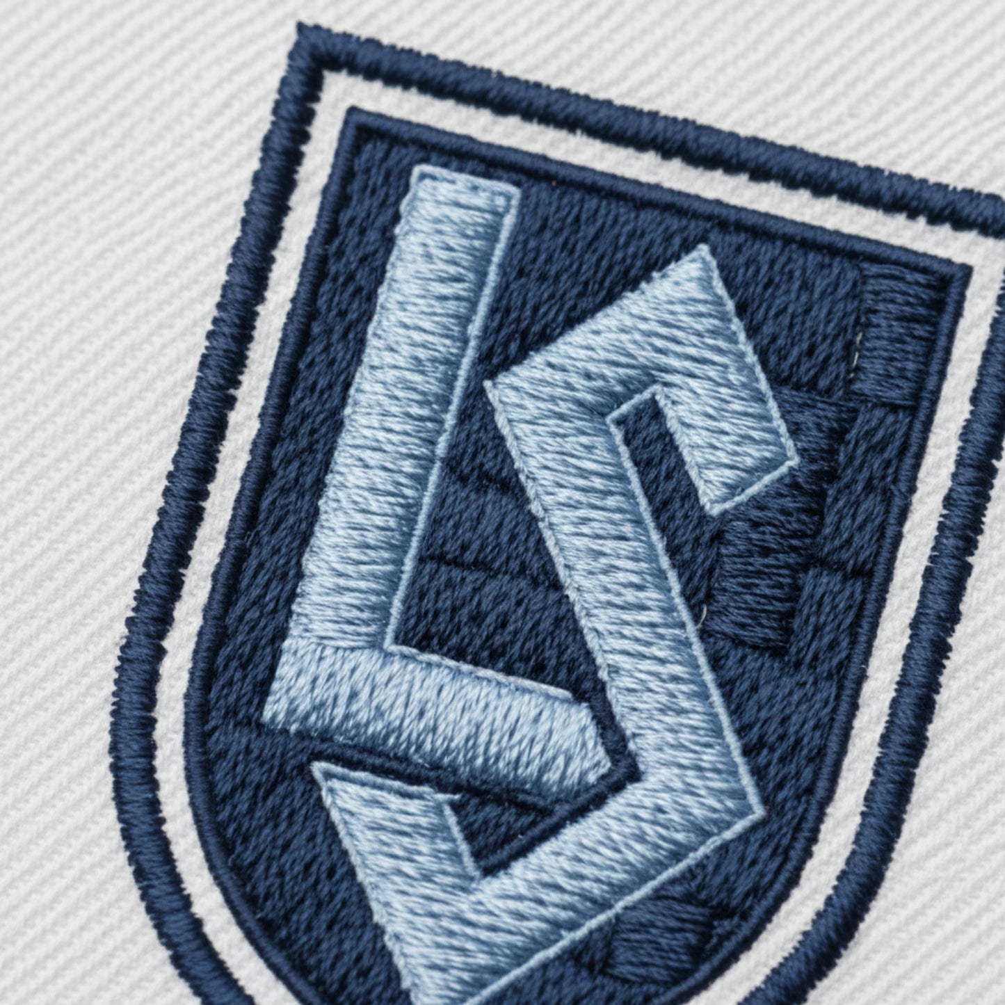 Détail broderie patch SUI - LAUSANNE SPORT