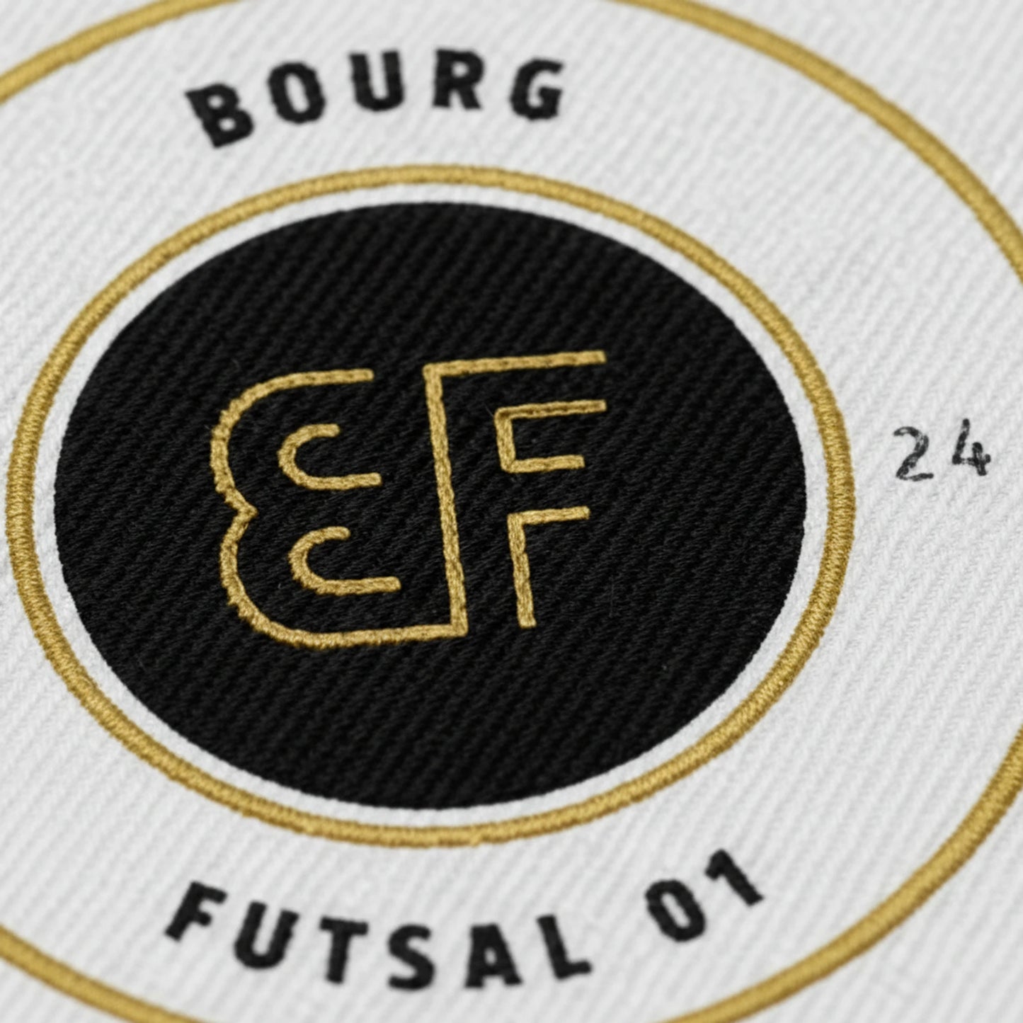 Détail broderie patch BOURG FUTSAL 01