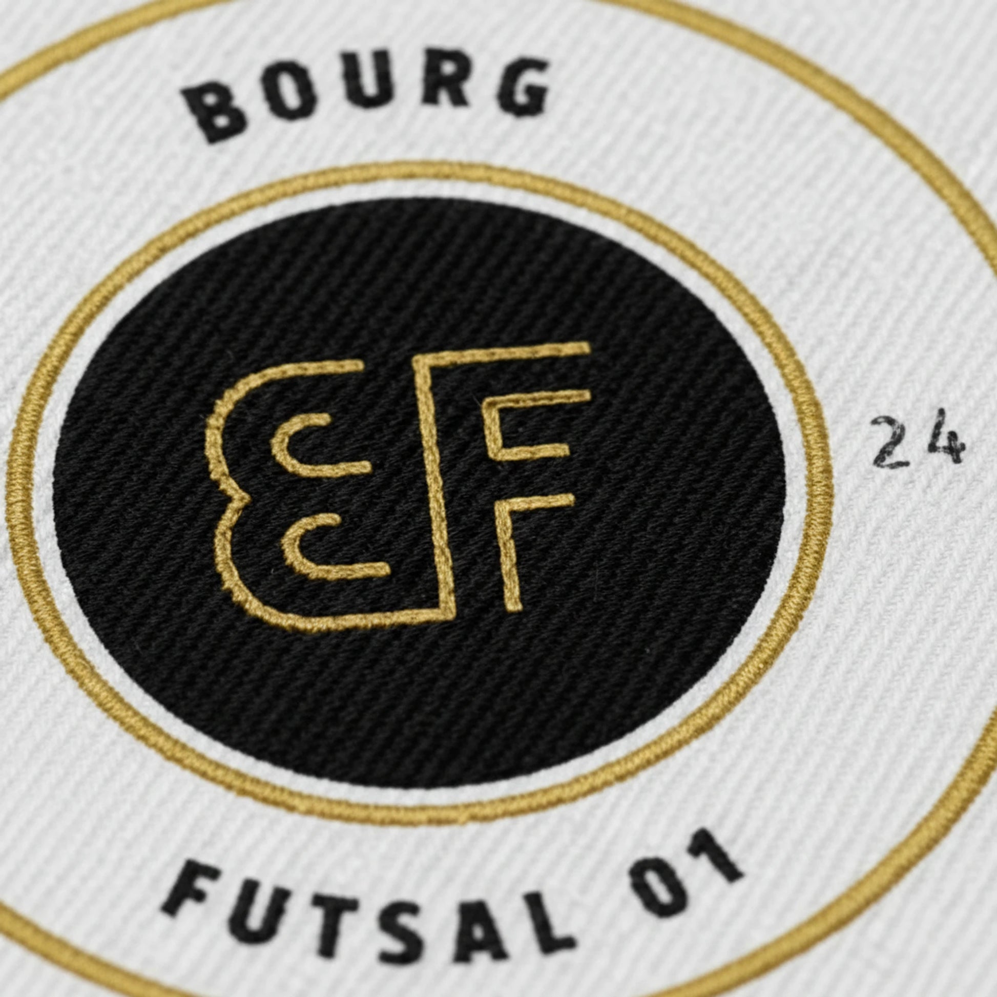 Détail broderie patch BOURG FUTSAL 01