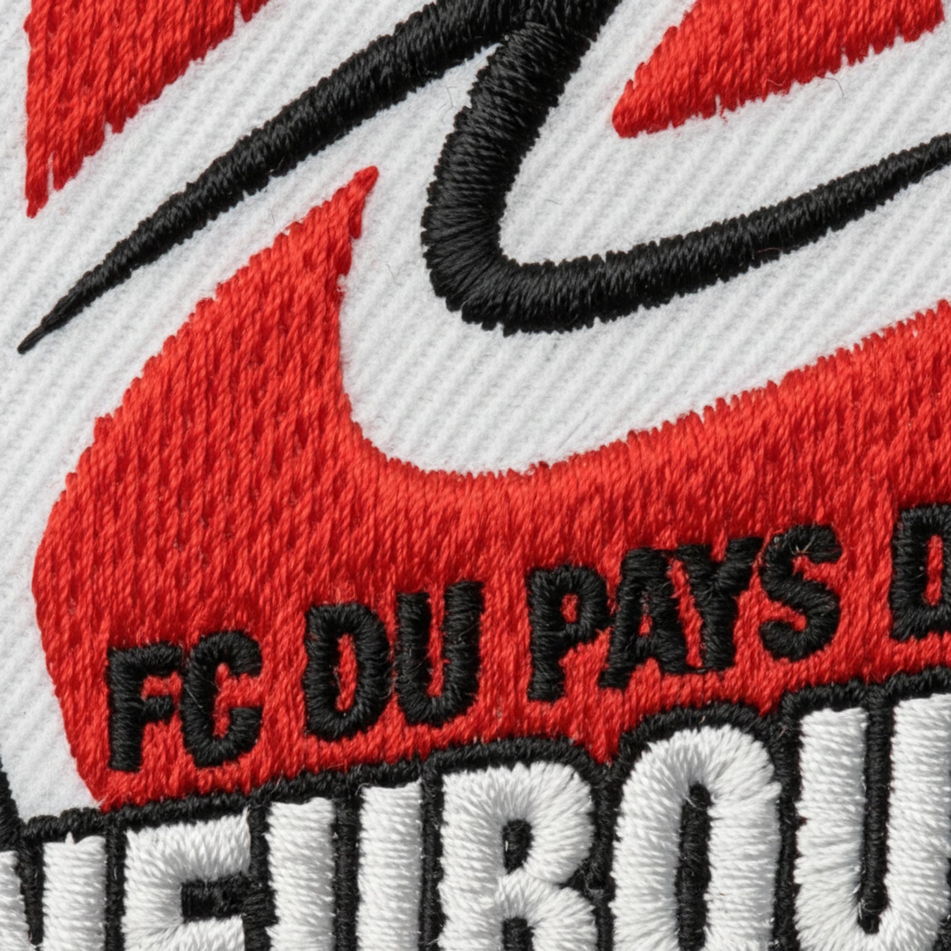 Détail broderie patch Football Club Plateau du Neubourg