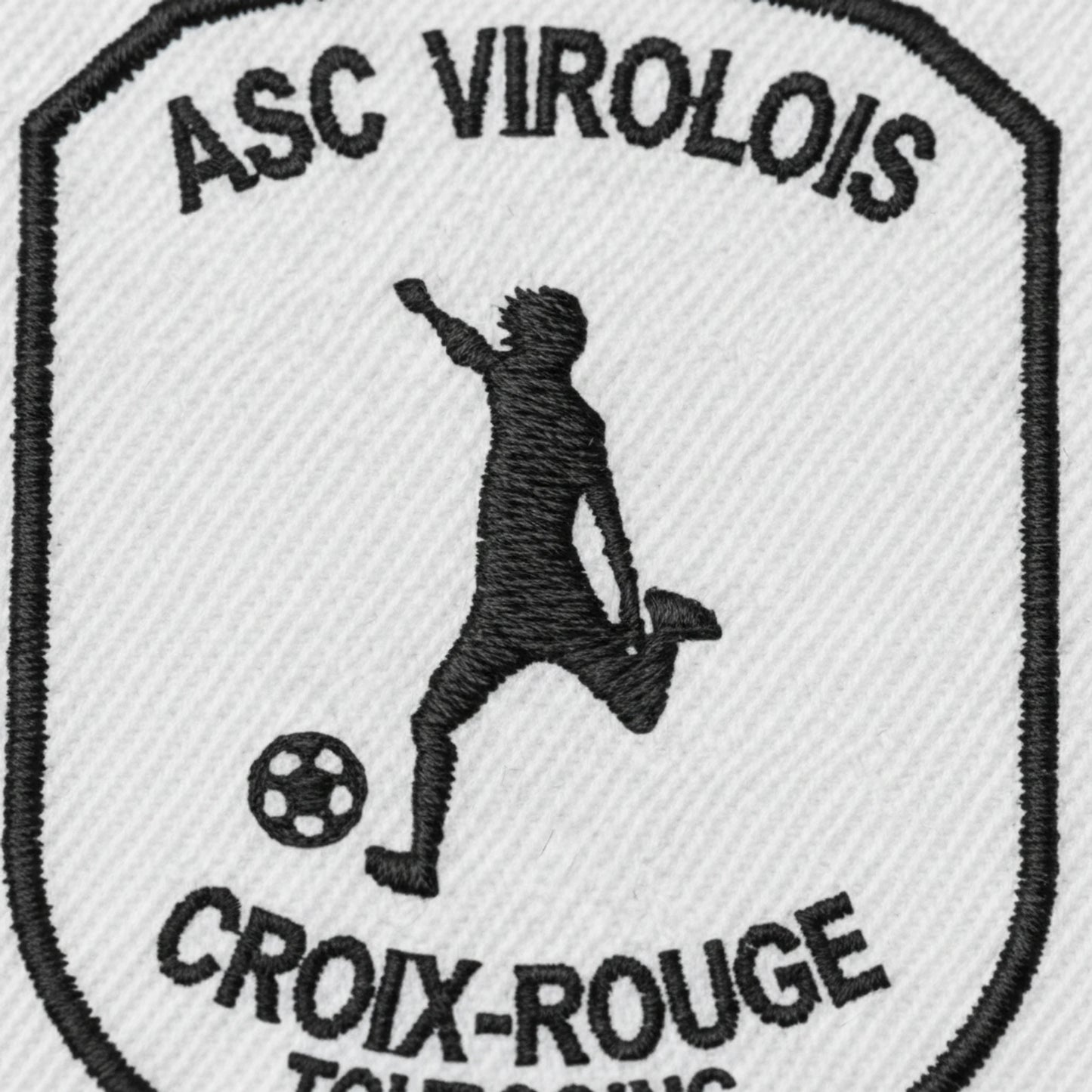 Détail broderie patch A. S. C. VIROLOIS  / CROIX ROUGE