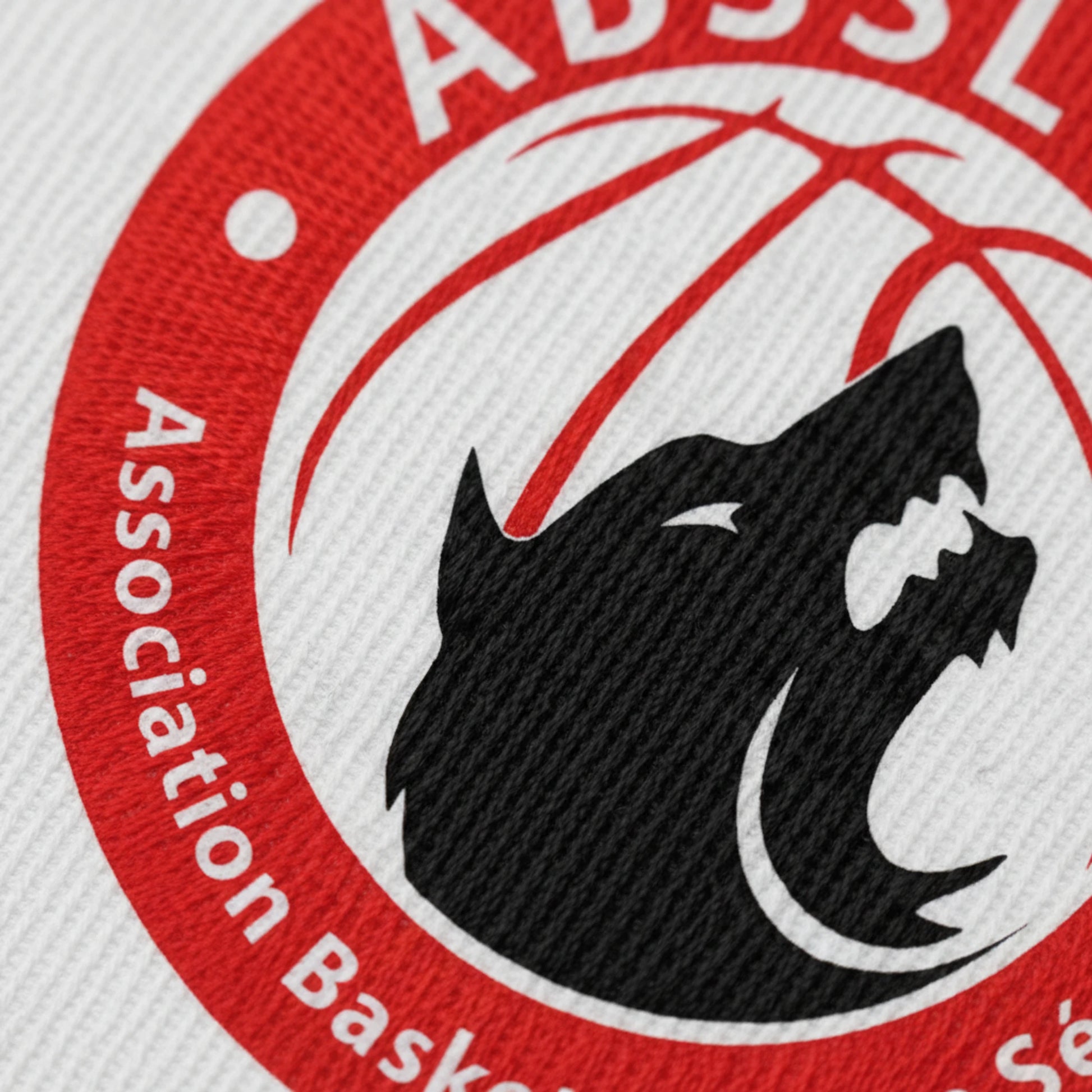 Détail broderie patch Association Basket Sauvian Serignan Littoral