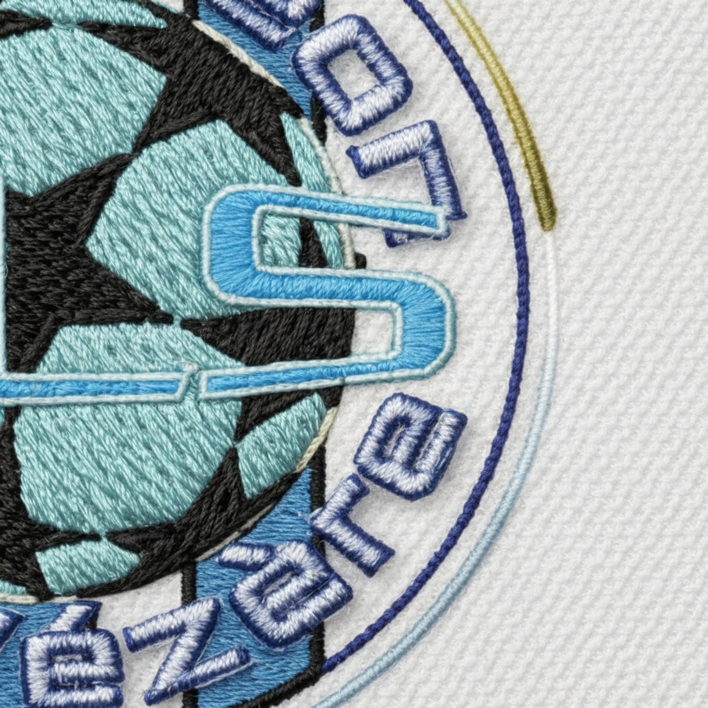 Détail broderie patch Am Laiq St Leon S/vezere