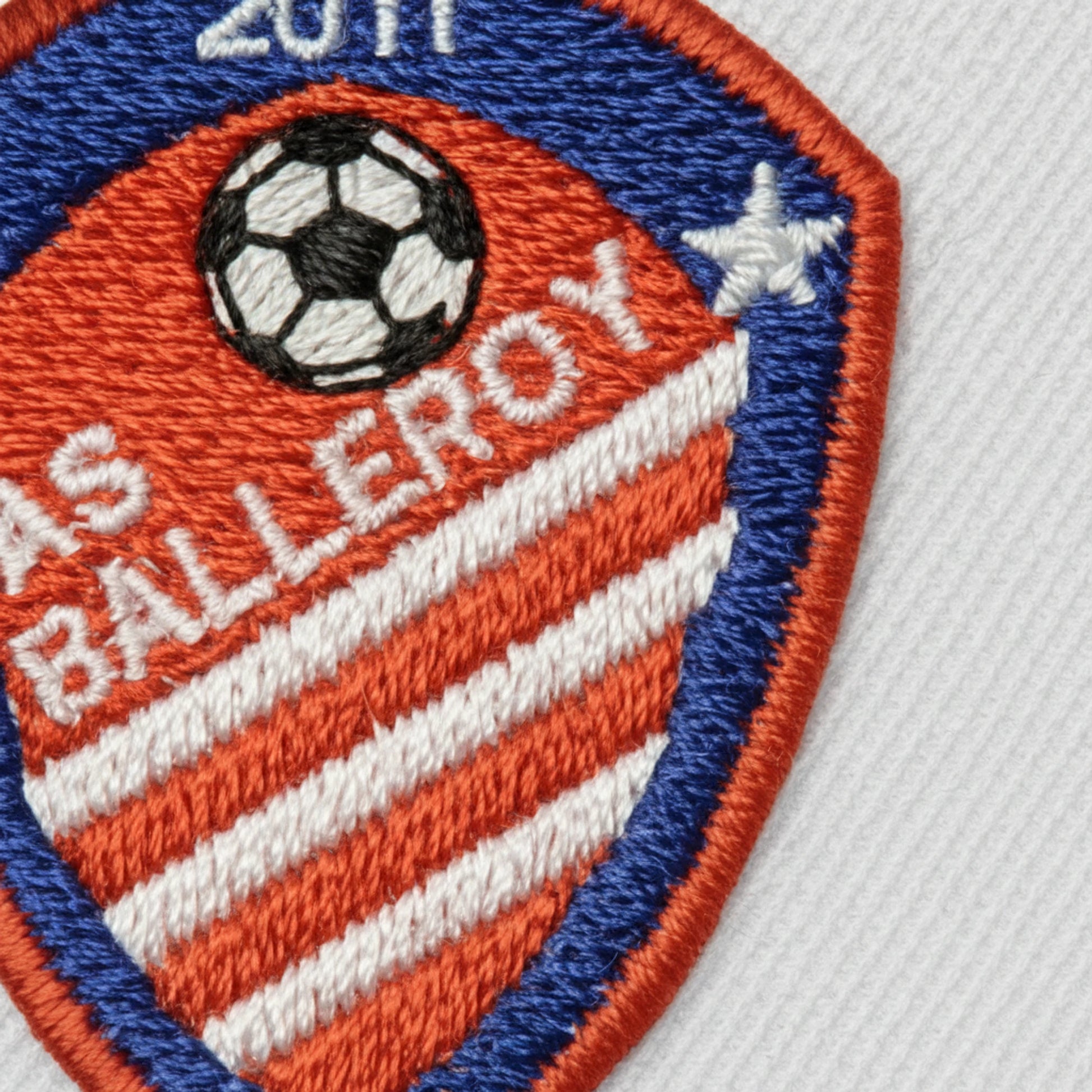 Détail broderie patch A. .S DE BALLEROY