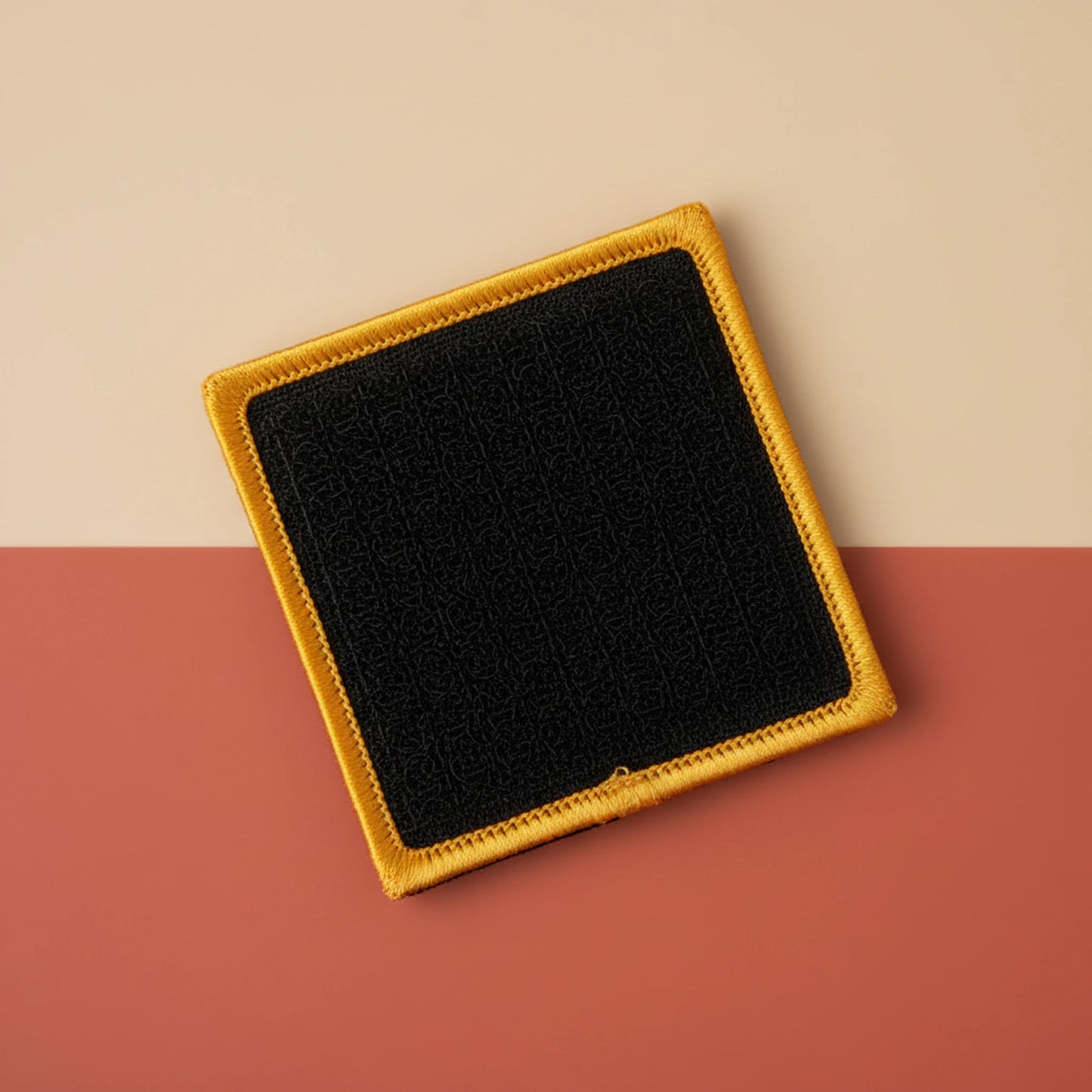 Patch UNION SAINT ROMAIN POUILLE MAREUIL sur casquette à velcro PPATCH